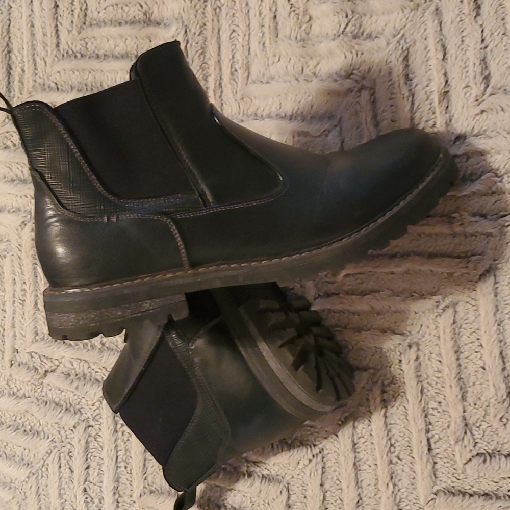 Dress shoes